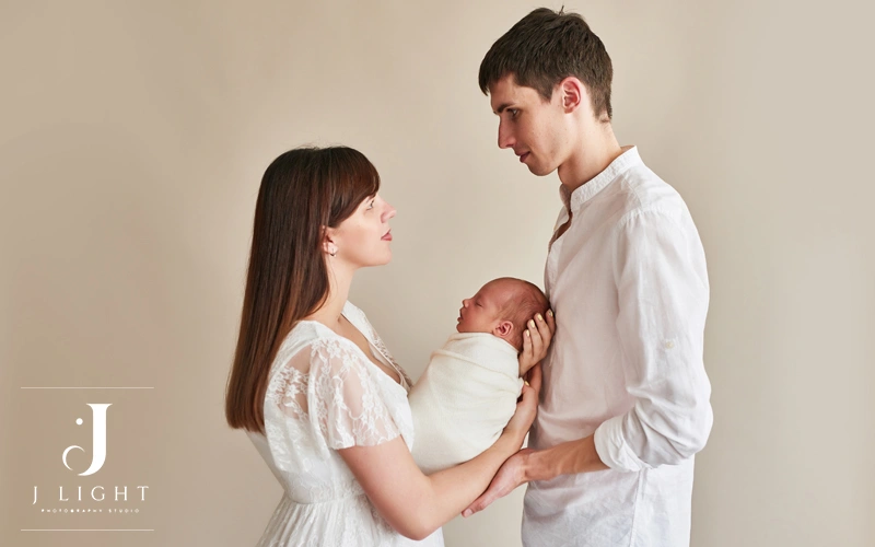 Newborn Photos with Parents and Siblings