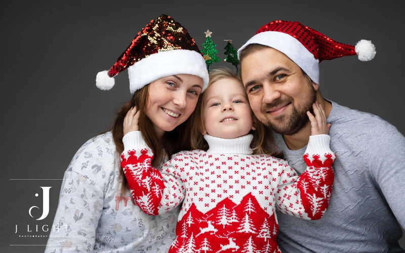 Holiday Mini Sessions in Ottawa, Montreal & Toronto